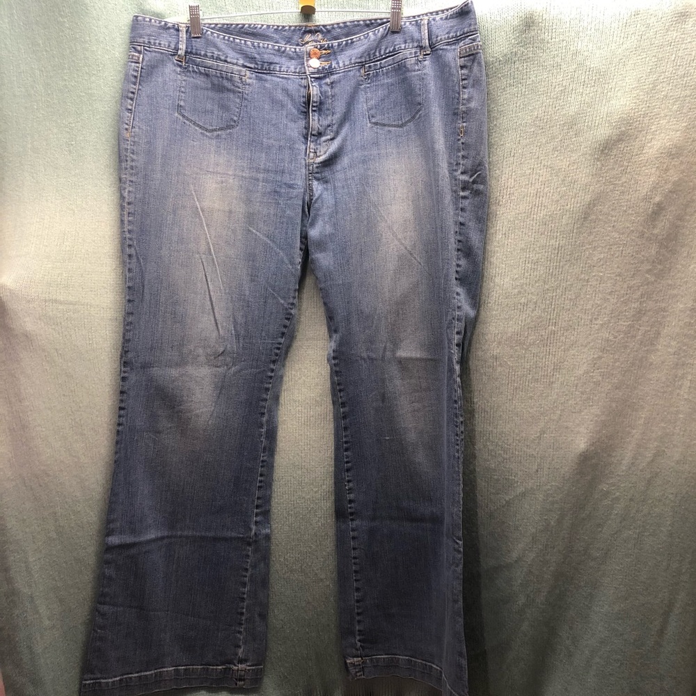 20 tall Old Navy the diva light wash jeans